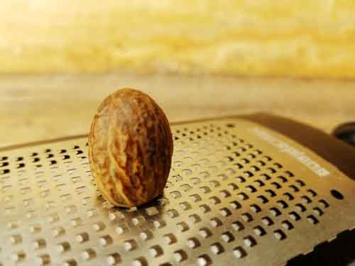 Nutmeg for Alfredo Sauce